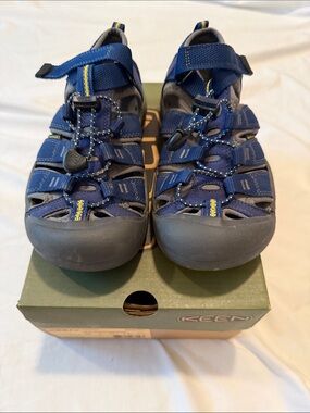 Keen Little Kids Newport H2 Navy and Yellow Closed-Toe Hiking Sandals